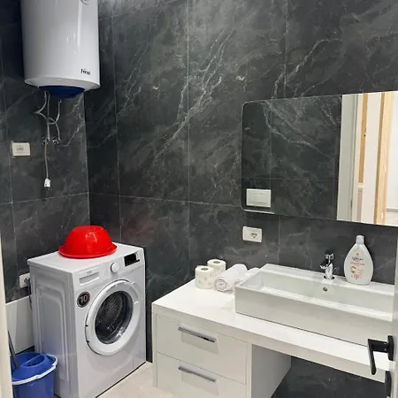Aron's 206, 1st Floor * Golem (Tirana)